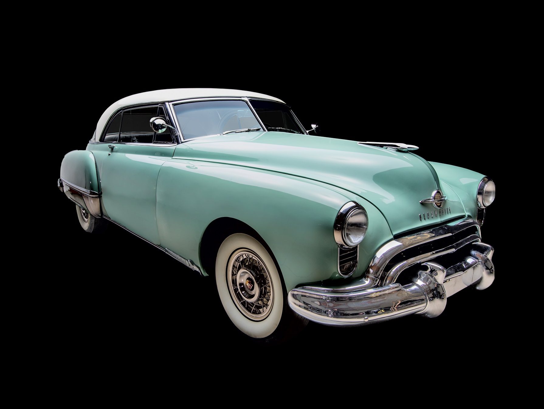 1949-oldsmobile-98-futuramic-holiday-deluxe-hardtop-coupe